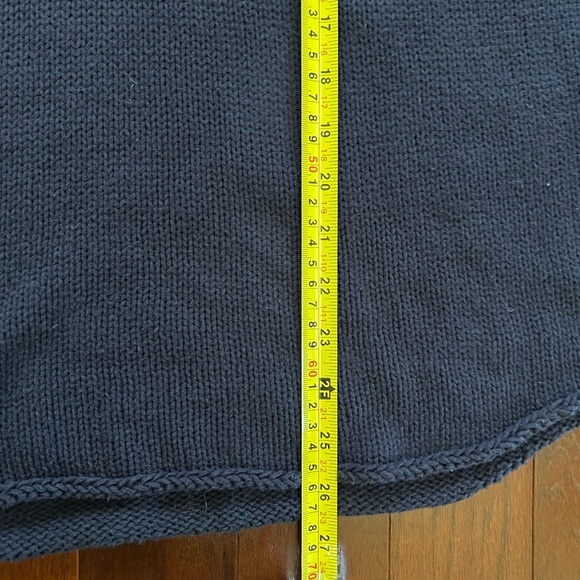 Knitted “Beach” lightweight sweater in block letters navy Vneck size Large - Picture 7 of 11